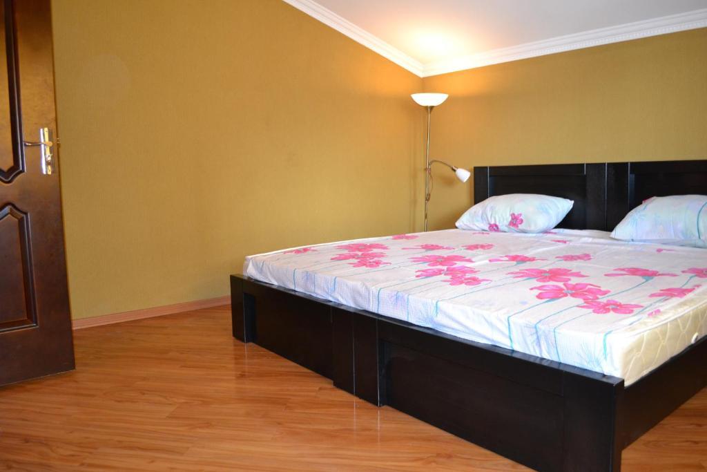 Hotel Isaka Tbilisi Bagian luar foto