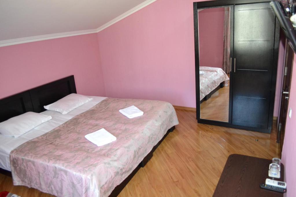 Hotel Isaka Tbilisi Ruang foto