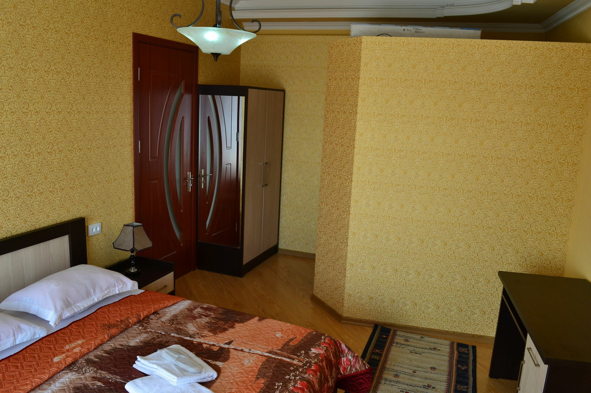 Hotel Isaka Tbilisi Bagian luar foto