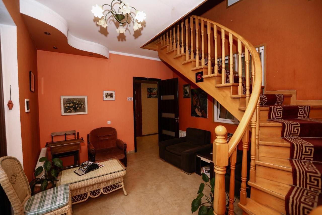 Hotel Isaka Tbilisi Bagian luar foto
