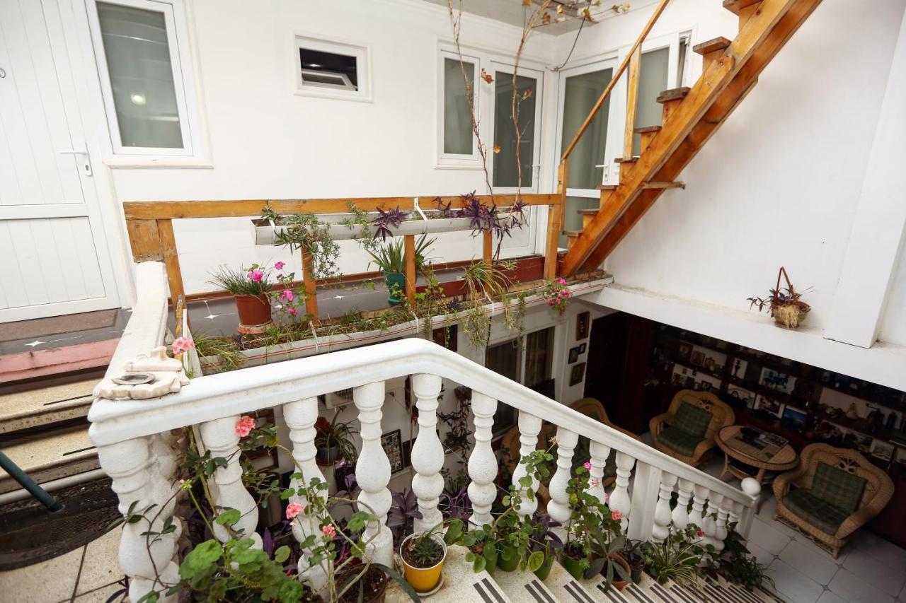 Hotel Isaka Tbilisi Bagian luar foto