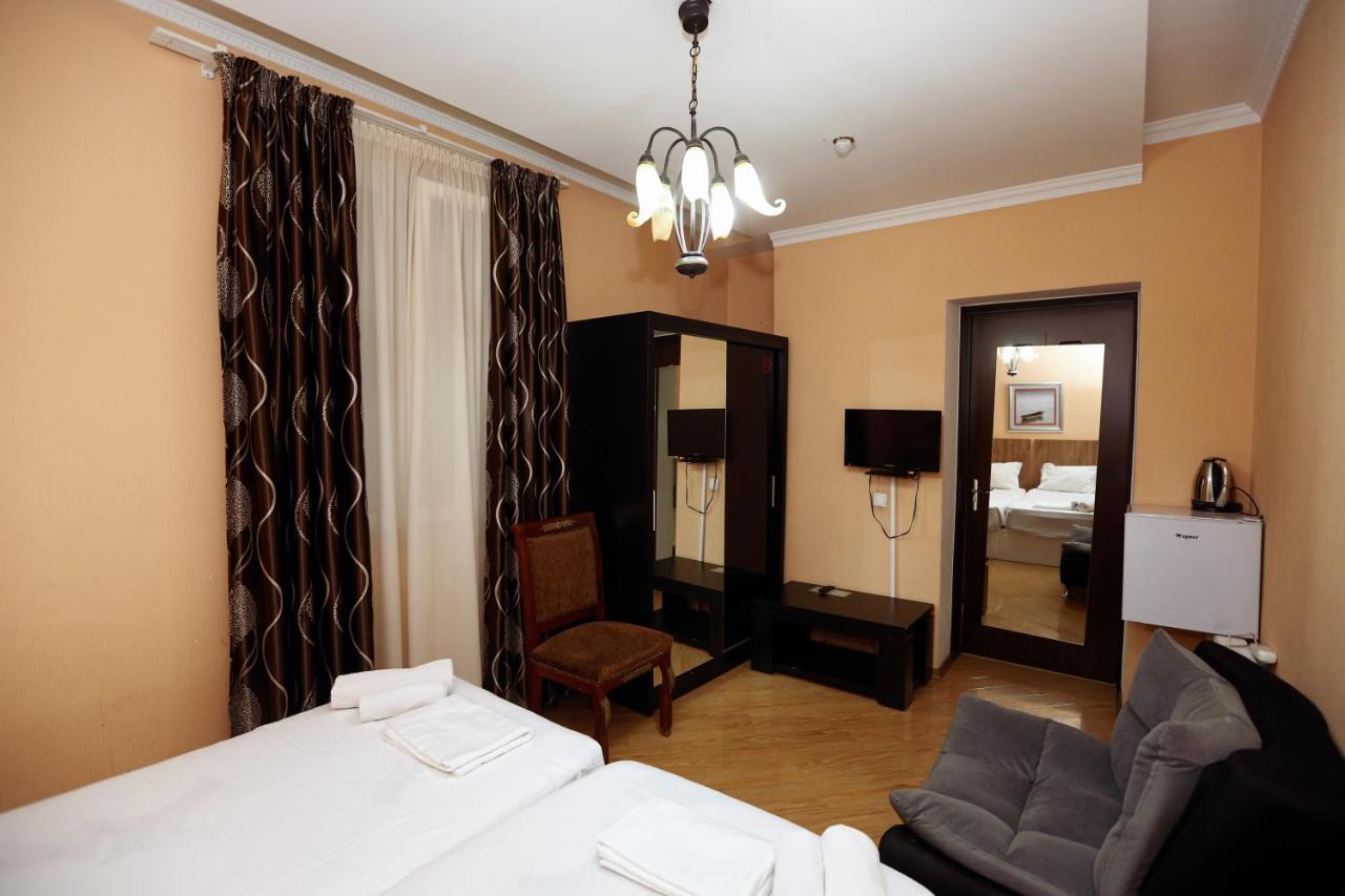 Hotel Isaka Tbilisi Bagian luar foto