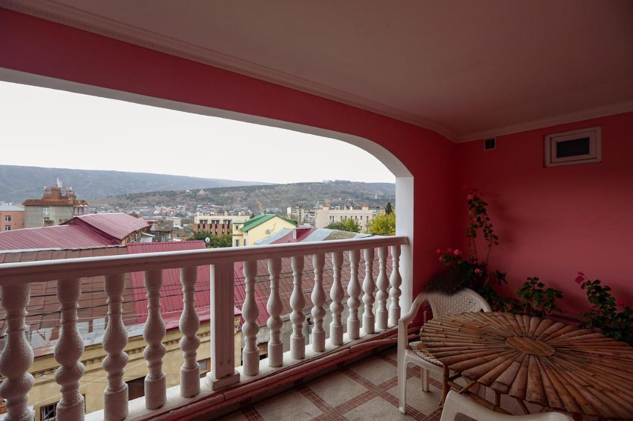 Hotel Isaka Tbilisi Bagian luar foto
